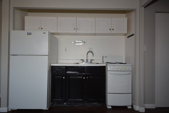 4801 Madison Rd in Cincinnati, OH - Building Photo - Building Photo