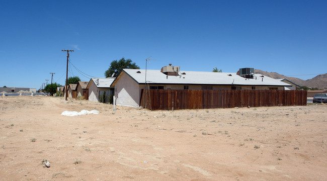 20445 Thunderbird Rd in Apple Valley, CA - Building Photo - Building Photo