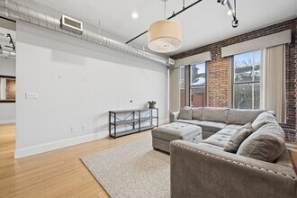 61 Market St in Lowell, MA - Building Photo - Building Photo