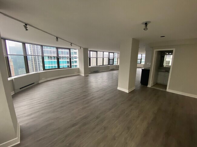 333 E Ontario St in Chicago, IL - Building Photo - Building Photo