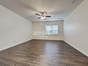 329 Iveson Rd in Summerville, SC - Foto de edificio - Building Photo
