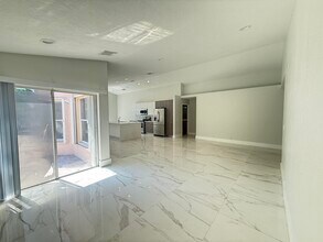 4891 SW 34th Terrace in Fort Lauderdale, FL - Building Photo - Building Photo