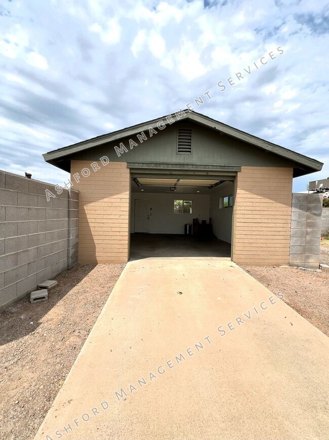 5825 S College Ave in Tempe, AZ - Building Photo - Building Photo