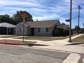 1064 W 210th St, Unit 112 in Torrance, CA - Building Photo