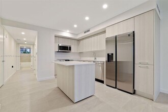 1500 Bay Rd, Unit N-0406 in Miami Beach, FL - Foto de edificio - Building Photo