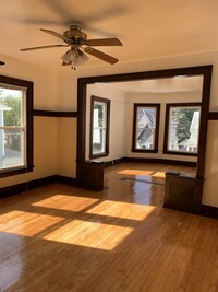 1123 Elizabeth St, Unit APT2 in Madison, WI - Foto de edificio - Building Photo