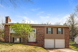 6950 Jamestown Way Dr in Florissant, MO - Building Photo