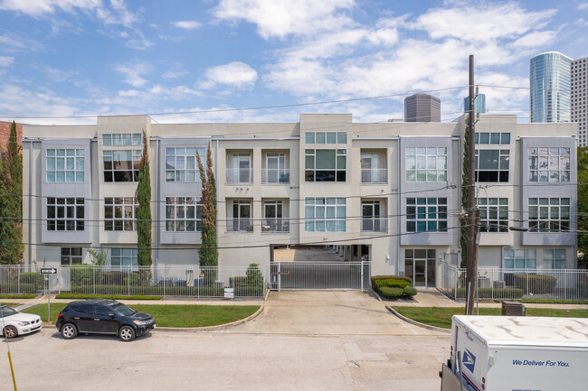 Pierce Street Midtown Flats in Houston, TX - Building Photo - Building Photo