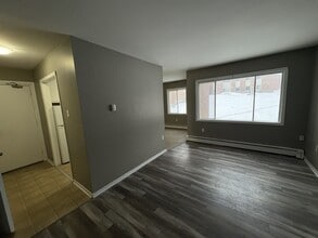 2 Reading Crescent in Saint John, NB - Building Photo - Building Photo