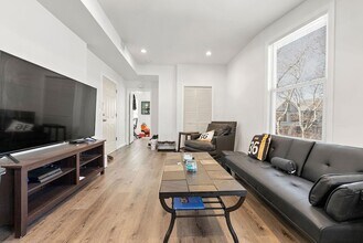 58 Wegman Pkwy in Jersey City, NJ - Building Photo - Building Photo