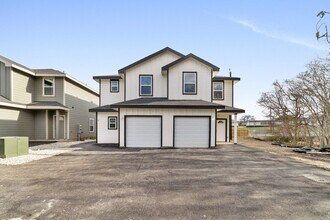 9034 Glen Shadow Dr in San Antonio, TX - Building Photo - Building Photo