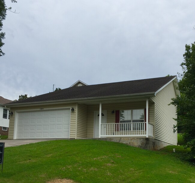 property at 1304 Goldleaf St
