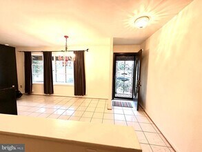 5 Charen Ct in Potomac, MD - Building Photo - Building Photo