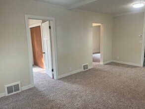 1819 W Horne Ave, Unit 1819 in Sioux City, IA - Foto de edificio - Building Photo