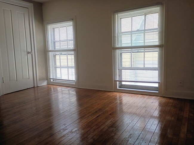 834 65th St, Unit Studio Apartment for Rent