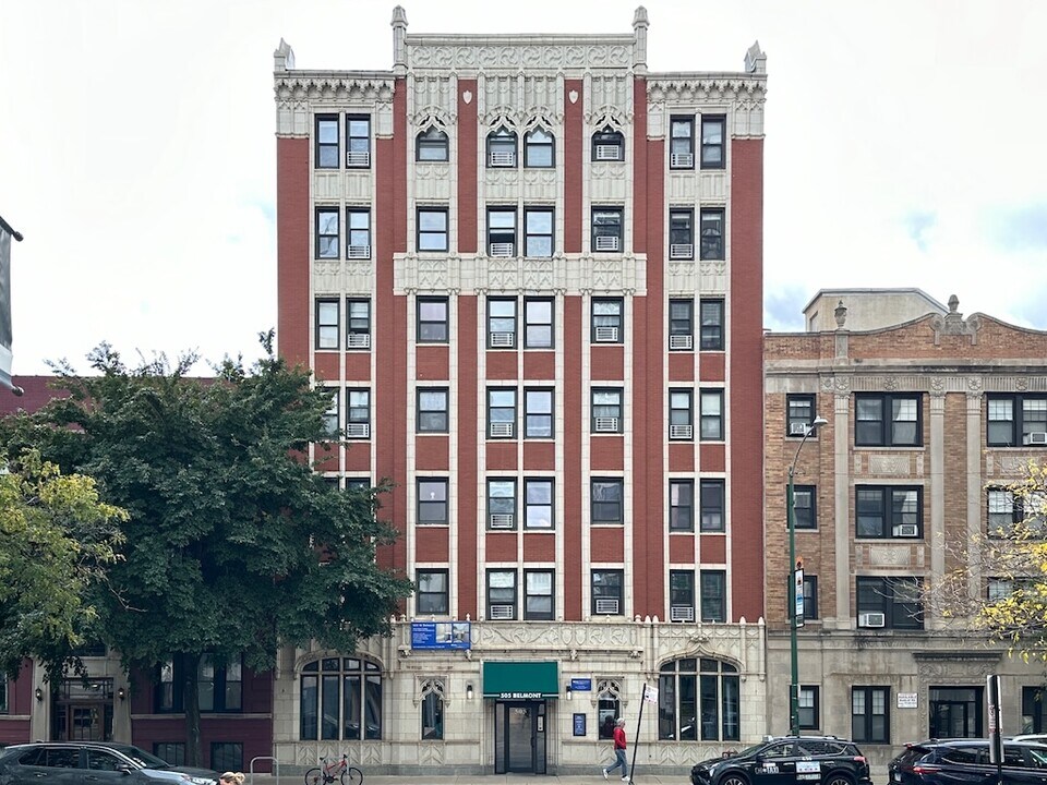 508 W Belmont Ave in Chicago, IL - Foto de edificio