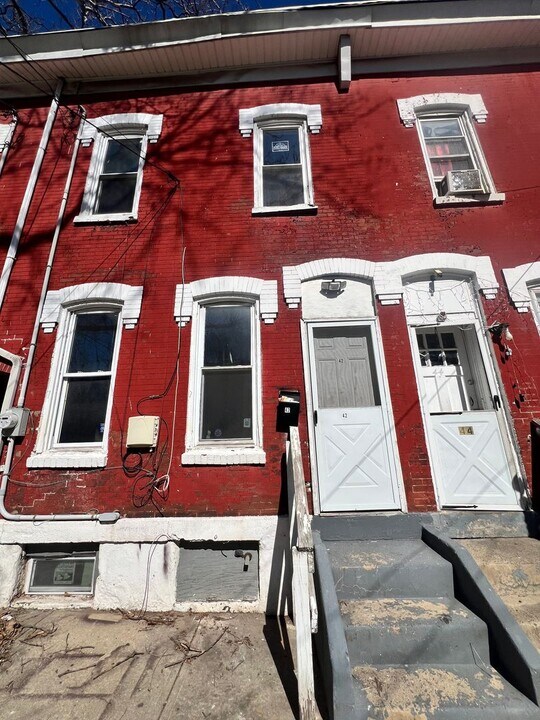 42 Grant Ave in Trenton, NJ - Building Photo