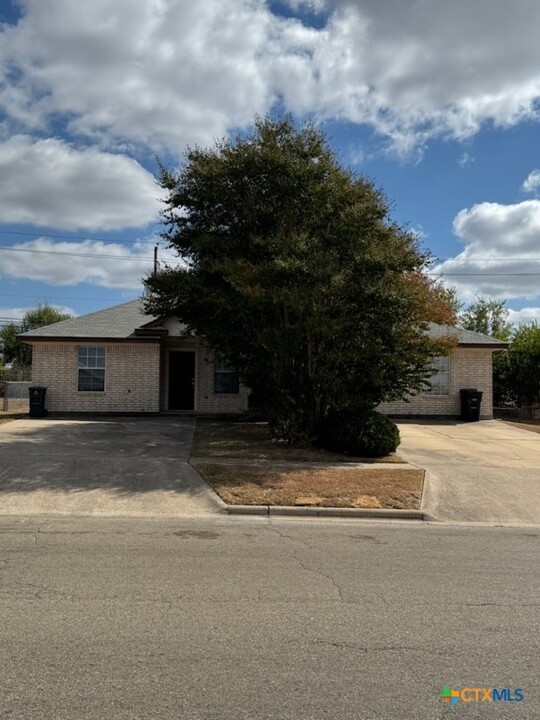 3506 Littleleaf Dr-Unit -A in Killeen, TX - Foto de edificio