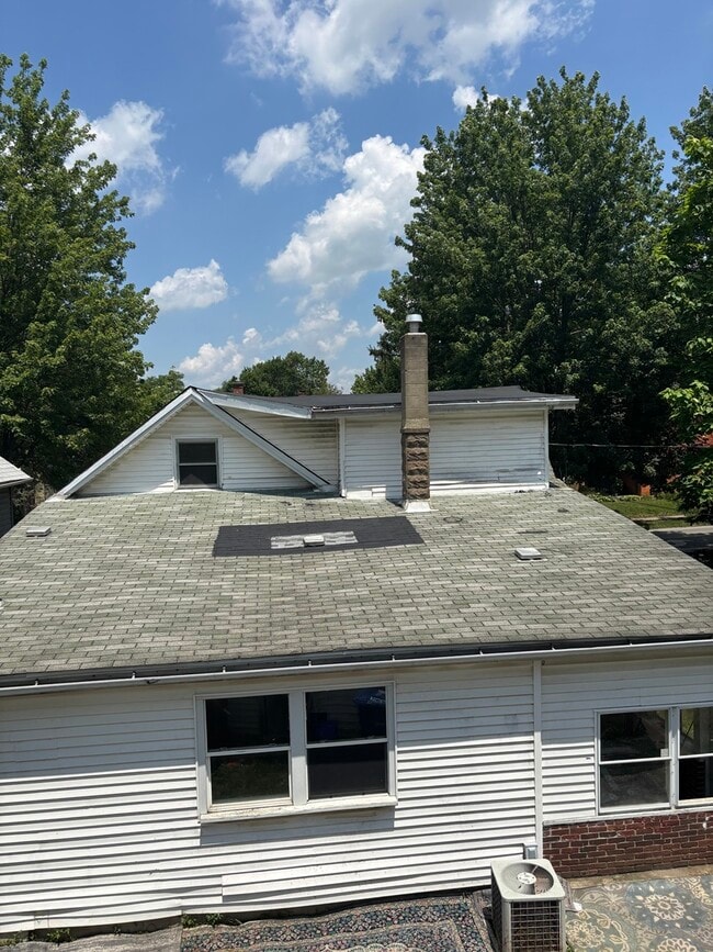 240 E Central Ave in Delaware, OH - Foto de edificio - Building Photo