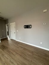 353 16th Ave, Unit 4 in Irvington, NJ - Foto de edificio - Building Photo