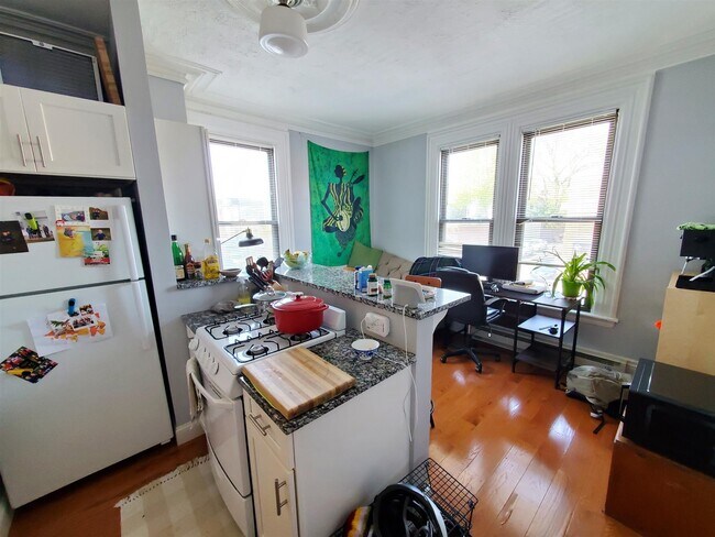 324 Somerville Ave, Unit 21 in Somerville, MA - Building Photo - Building Photo
