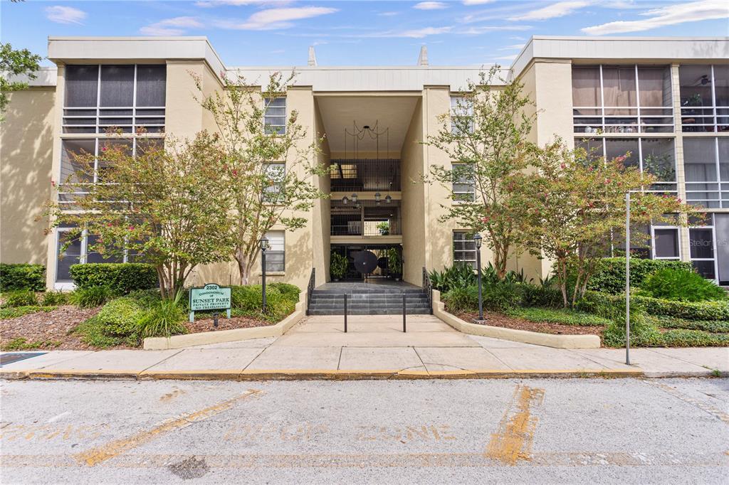 2302 S Manhattan Ave in Tampa, FL - Building Photo