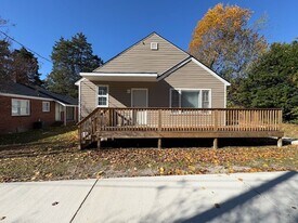 3826 John Marshall Rd in Fayetteville, NC - Building Photo