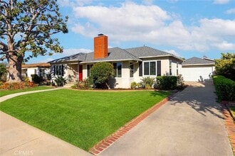 1505 N Rosewood Ave in Santa Ana, CA - Foto de edificio - Building Photo