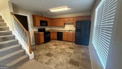 5025 Village Run Dr in Mcdonough, GA - Building Photo - Building Photo