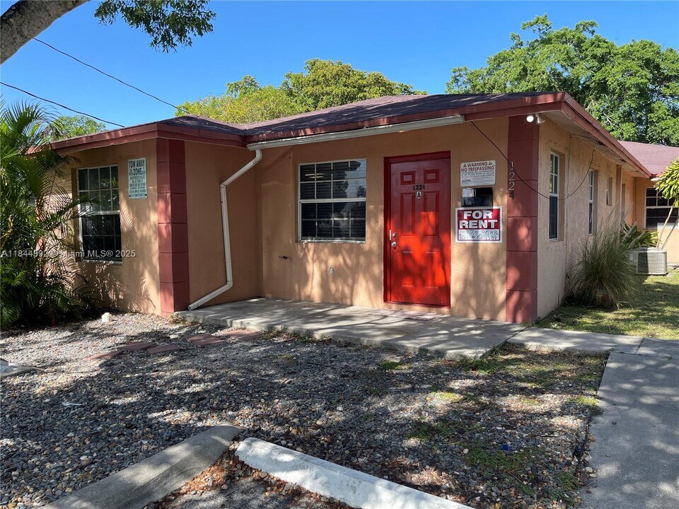 1224 NE 2nd Ave in Fort Lauderdale, FL - Building Photo