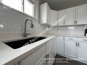 1548 Alameda, Unit Upper in Lakewood, OH - Building Photo - Building Photo