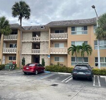 7430 Miami Lakes Dr in Miami Lakes, FL - Building Photo