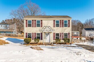 13561 Princedale Dr in Woodbridge, VA - Building Photo - Building Photo