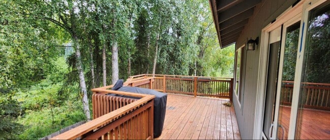 8917 Eagle Pl Loop in Anchorage, AK - Building Photo - Building Photo