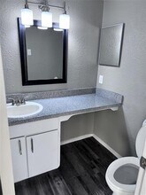 10749 E NW Hwy in Dallas, TX - Building Photo - Building Photo