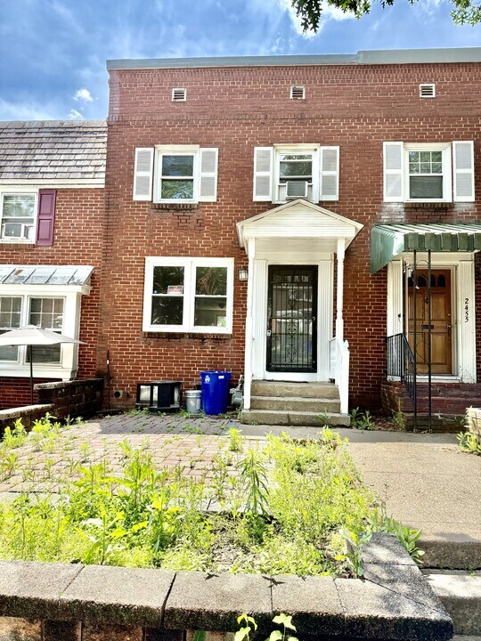 2457 Mercer St in Harrisburg, PA - Building Photo