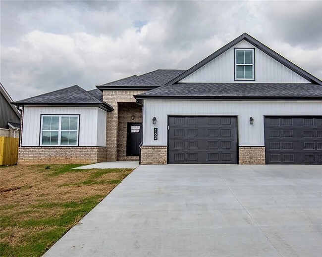 162 Nebo St in Prairie Grove, AR - Building Photo - Building Photo