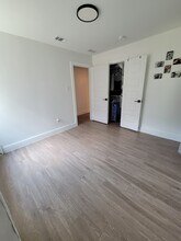 1132 Dumane St in Dallas, TX - Building Photo - Building Photo