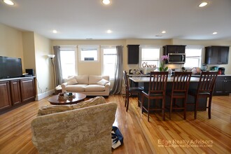 40 Glencoe St, Unit 2 in Boston, MA - Foto de edificio - Building Photo