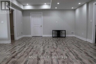 158 Hurst Ave in Vaughan, ON - Building Photo - Building Photo