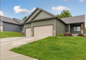 1253 Turnberry Dr SE in Rochester, MN - Building Photo