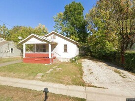 1002 N Garth Ave in Columbia, MO - Building Photo