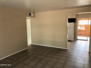 10073 Kirwood St in El Paso, TX - Building Photo - Building Photo