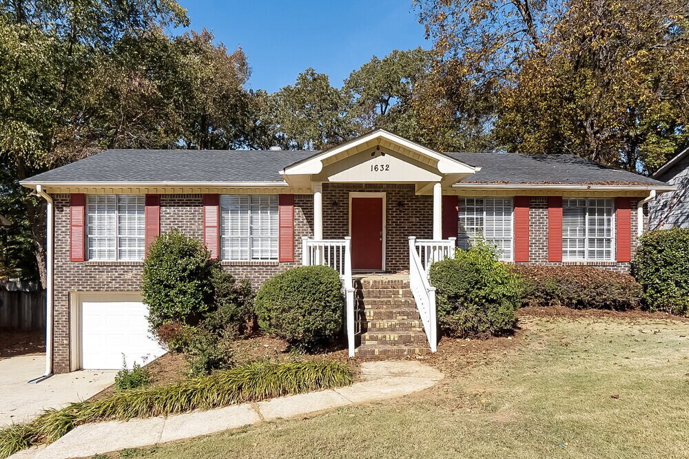 1632 Maralyn Dr in Birmingham, AL - Foto de edificio