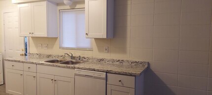 253 N 1st St in Central Point, OR - Building Photo - Building Photo