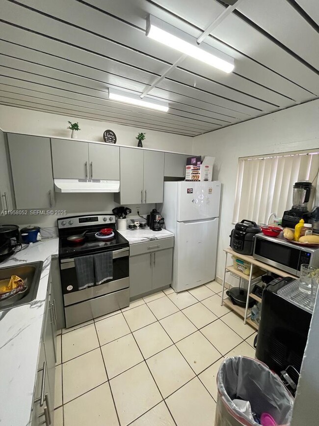 19781 SW 114th Ave in Miami, FL - Building Photo - Building Photo