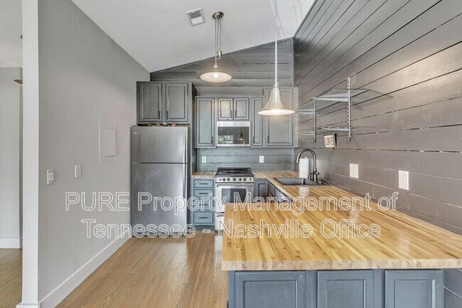 613 Hillsboro Rd in Franklin, TN - Building Photo - Building Photo