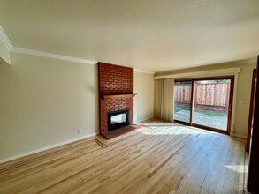 888 Forest Ridge Dr in San Jose, CA - Building Photo - Building Photo