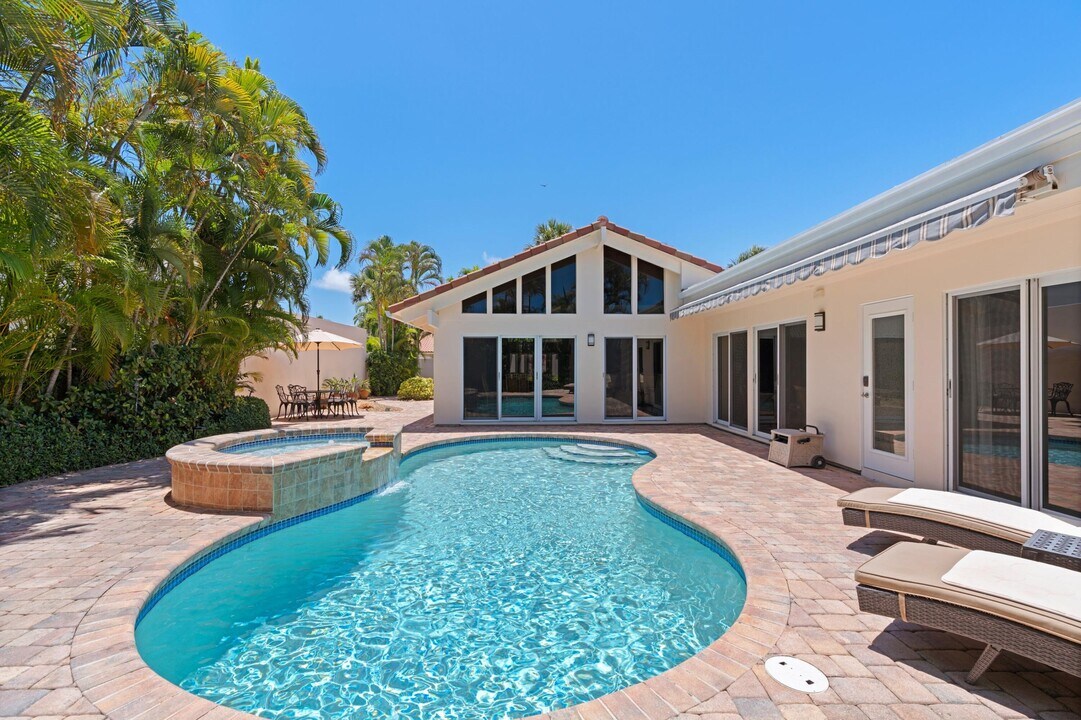 116 Bonefish Cir in Jupiter, FL - Foto de edificio
