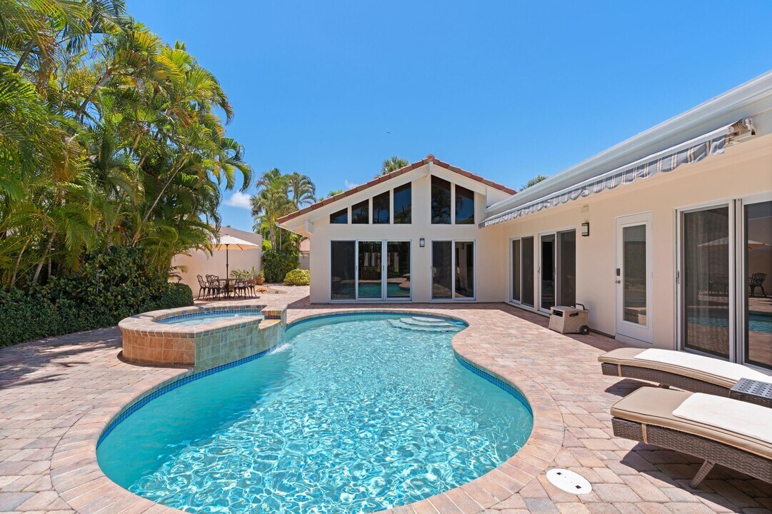 116 Bonefish Cir in Jupiter, FL - Building Photo